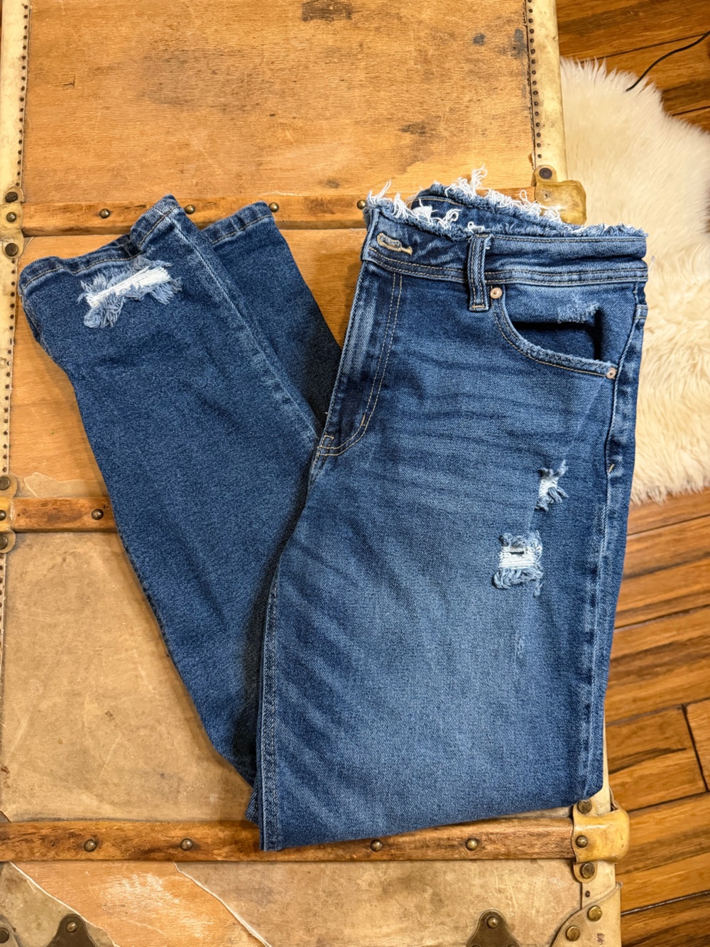 KanCan Distressed Dark Blue Denim Jeans, Women’s size 29